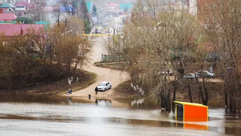 Уровень критичен. Федеральная трасса «Тюмень-Омск» оказалась под угрозой затопления