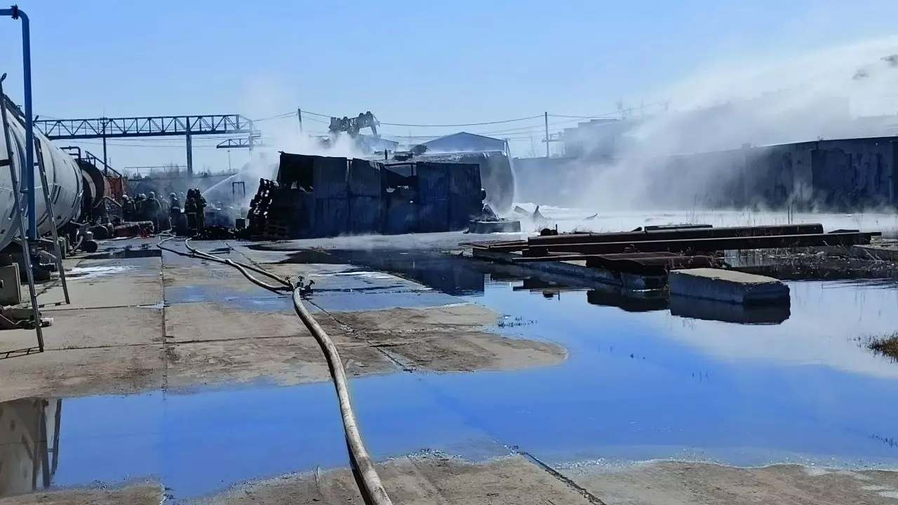 Омская компания, в которой произошел крупный пожар, занимается обработкой грузов